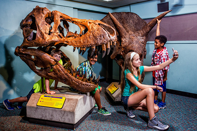 kids and climbable dino skulls. @Jeff Fusco/Visit Philly