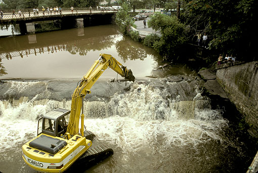 photo of dam removal
